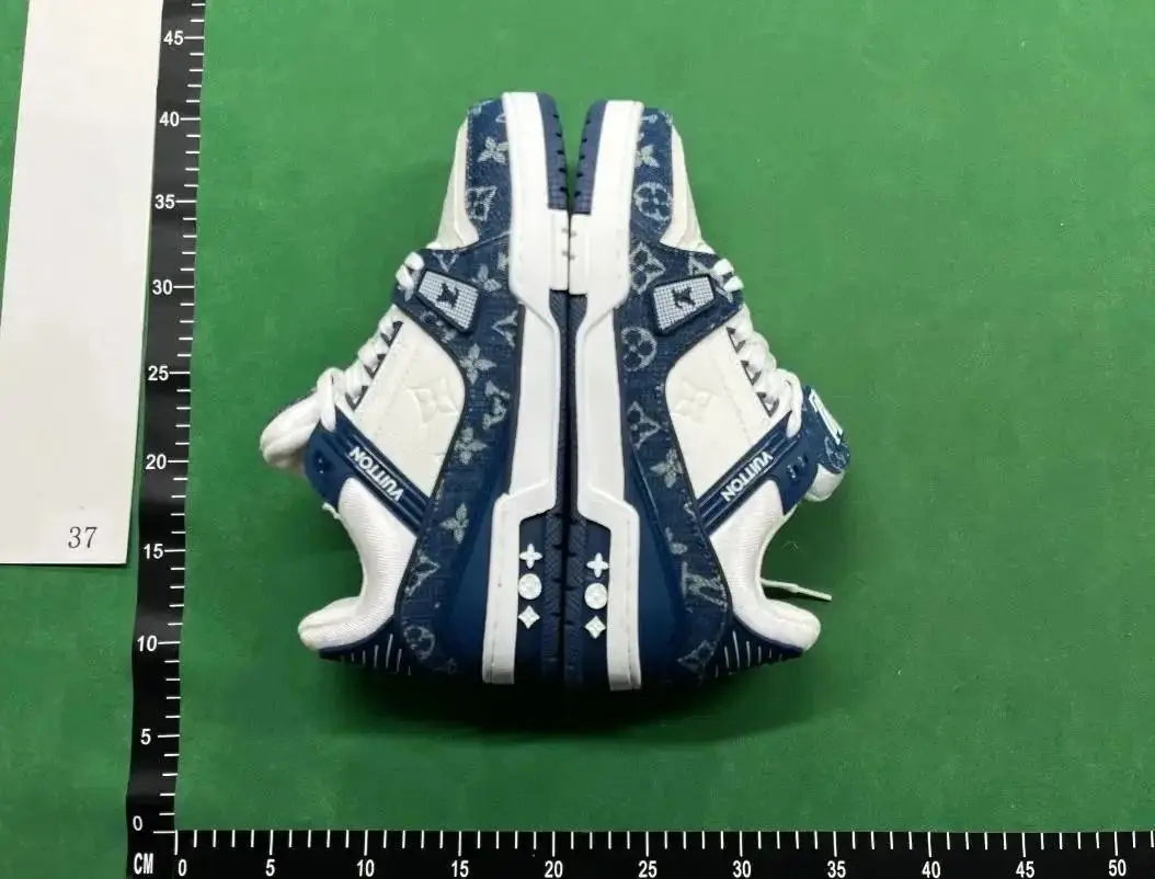 1:1 Original Version Louis Vuitton Trainer Shoes — photo 10 of 13