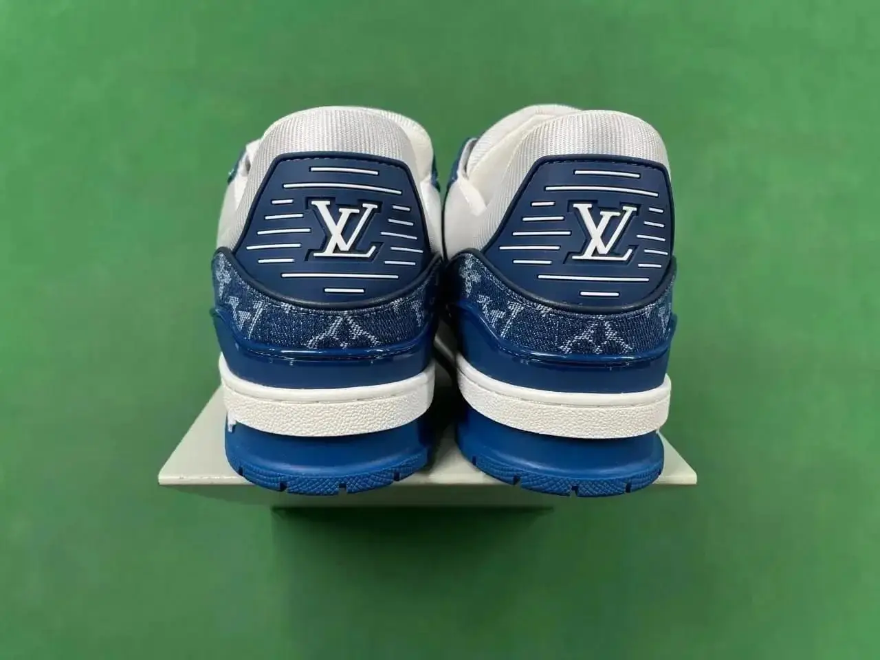 1:1 Original Version Louis Vuitton Trainer Shoes — photo 12 of 13