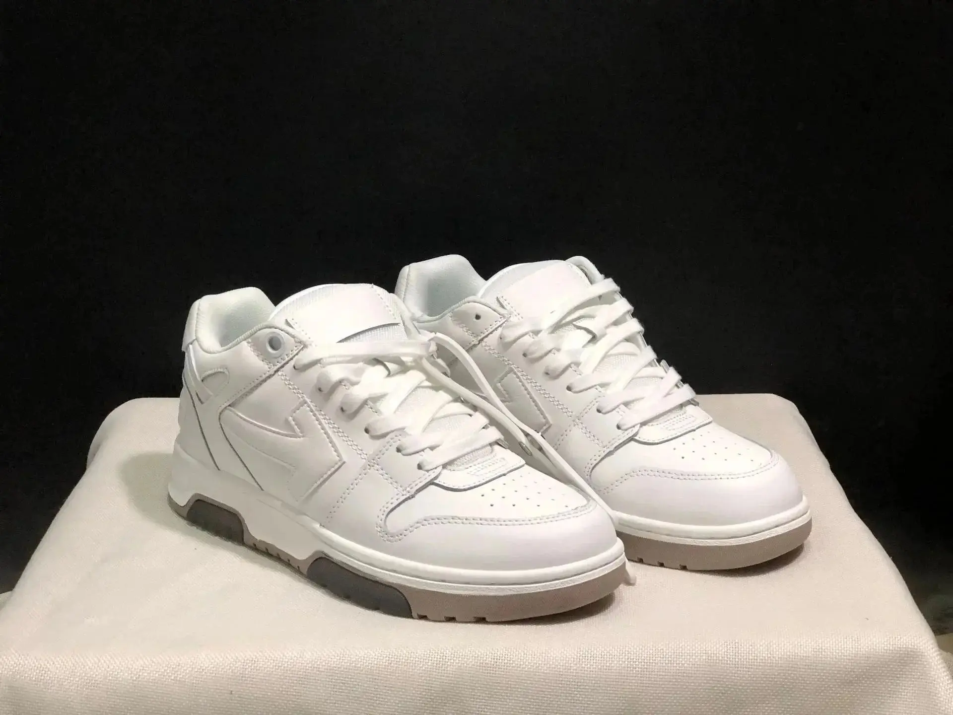 Off-White Shoes — photo 10 of 13