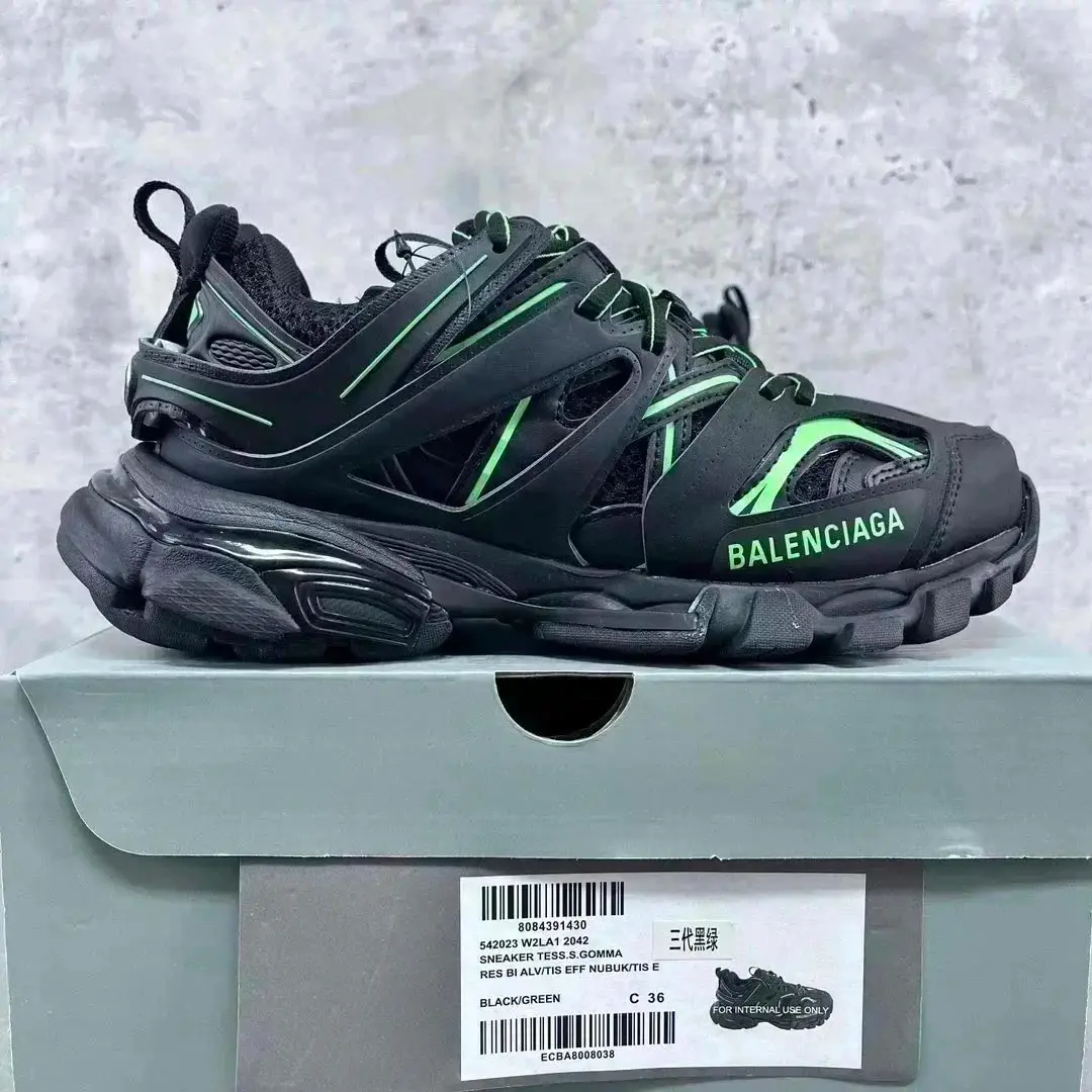 Balenciaga shoes — photo 14 of 15