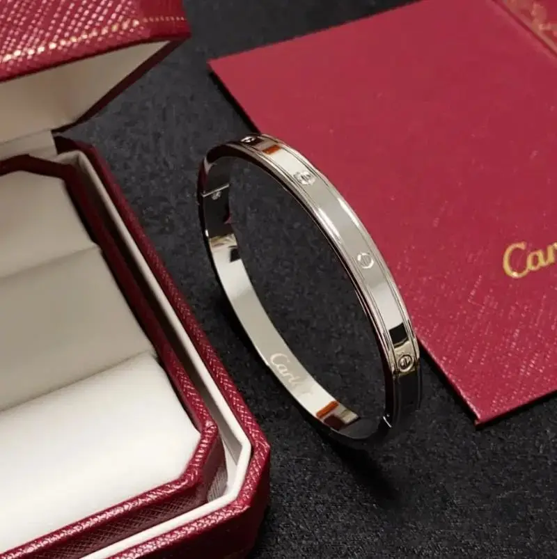 Cartier Love Bracelet — photo 3 of 15