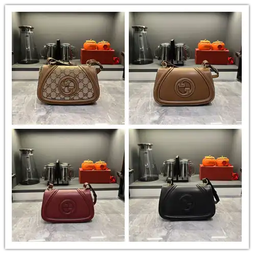 Gucci GG Supreme Shoulder Bag