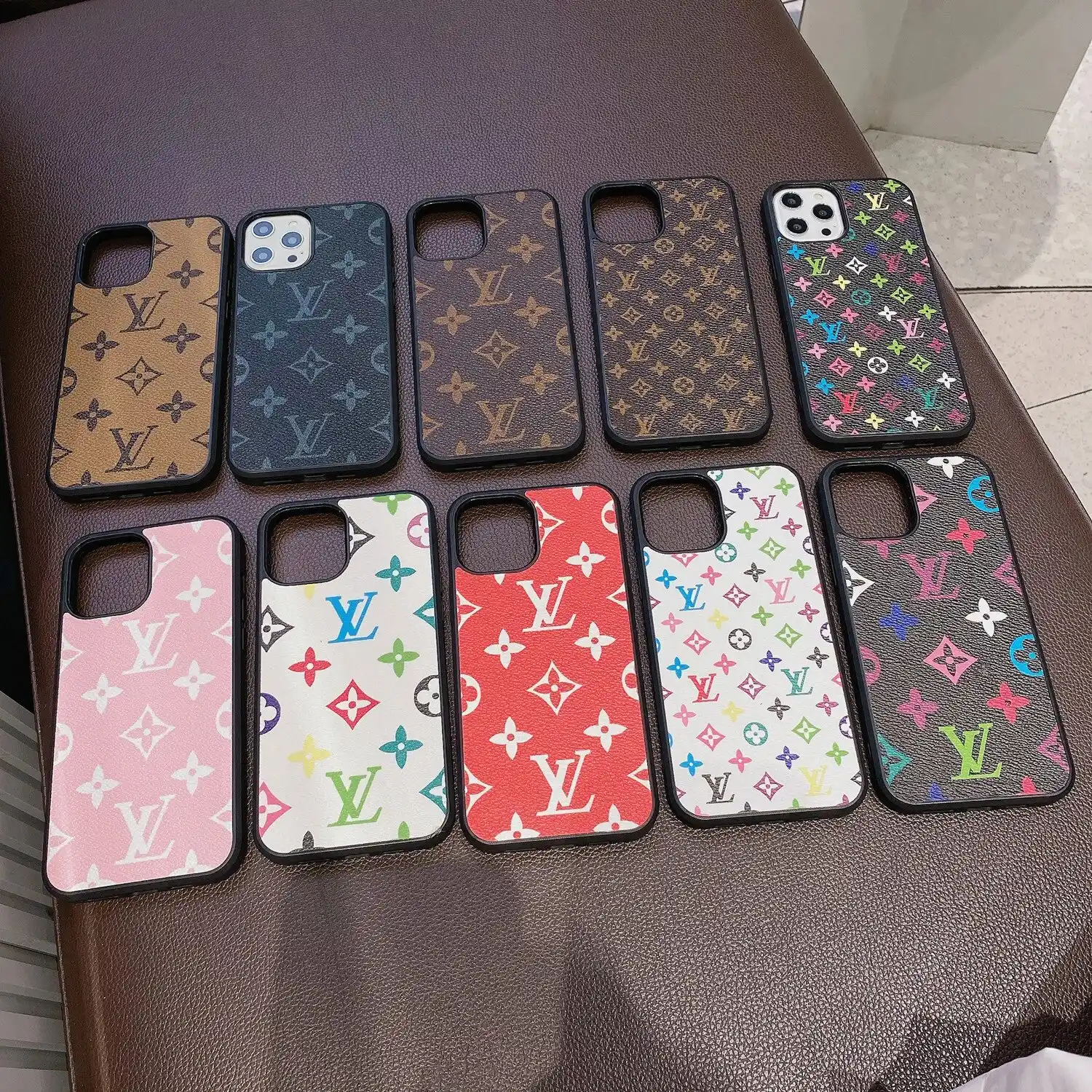 Louis Vuitton Monogram Phone Case — photo 3 of 4
