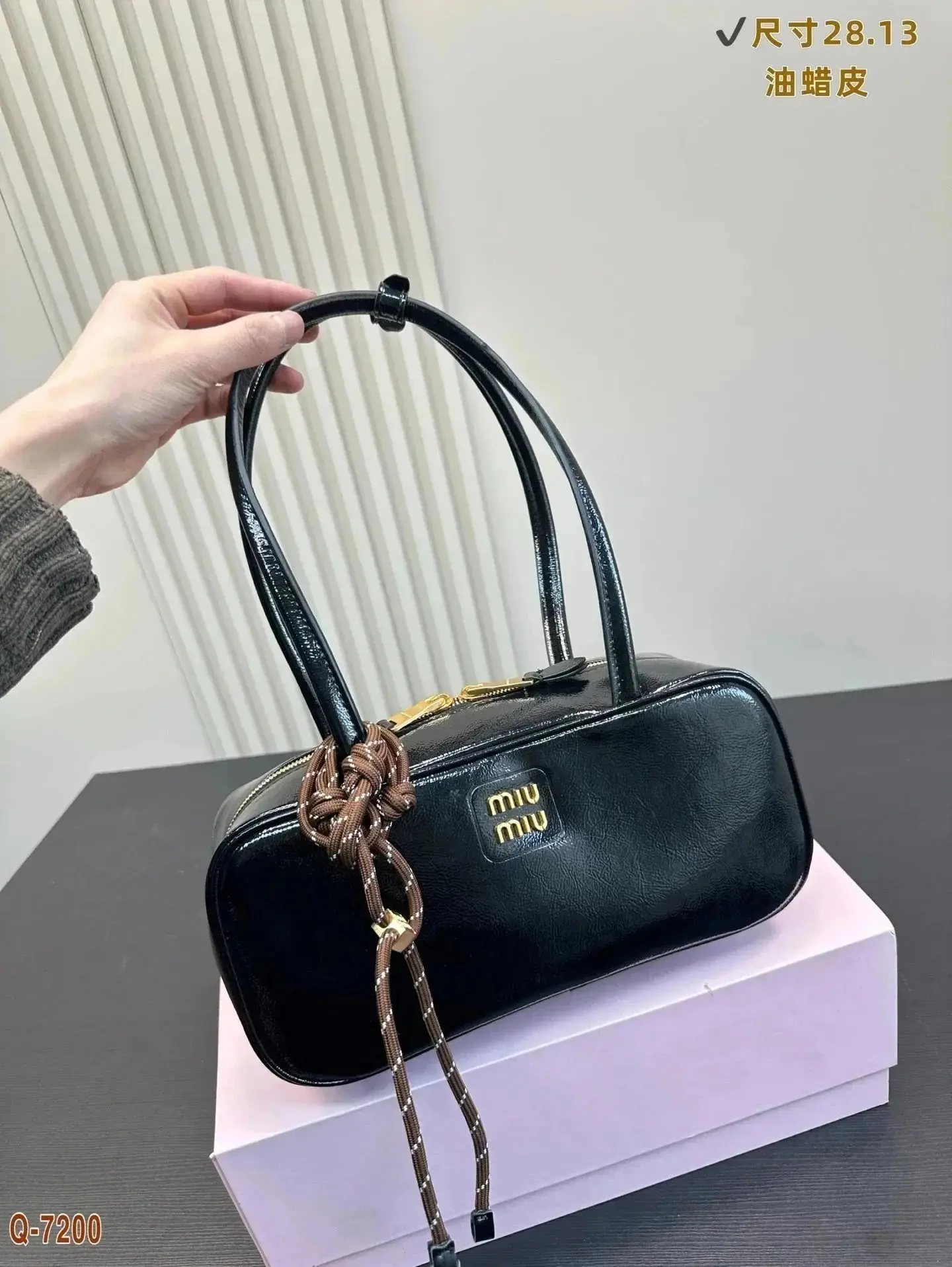 miumiu bag — photo 2 of 4