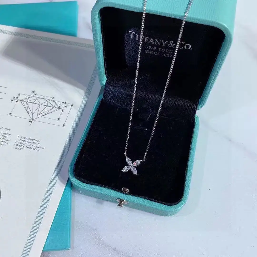 Chanel Pearl CC Logo Necklace — photo 11 of 15