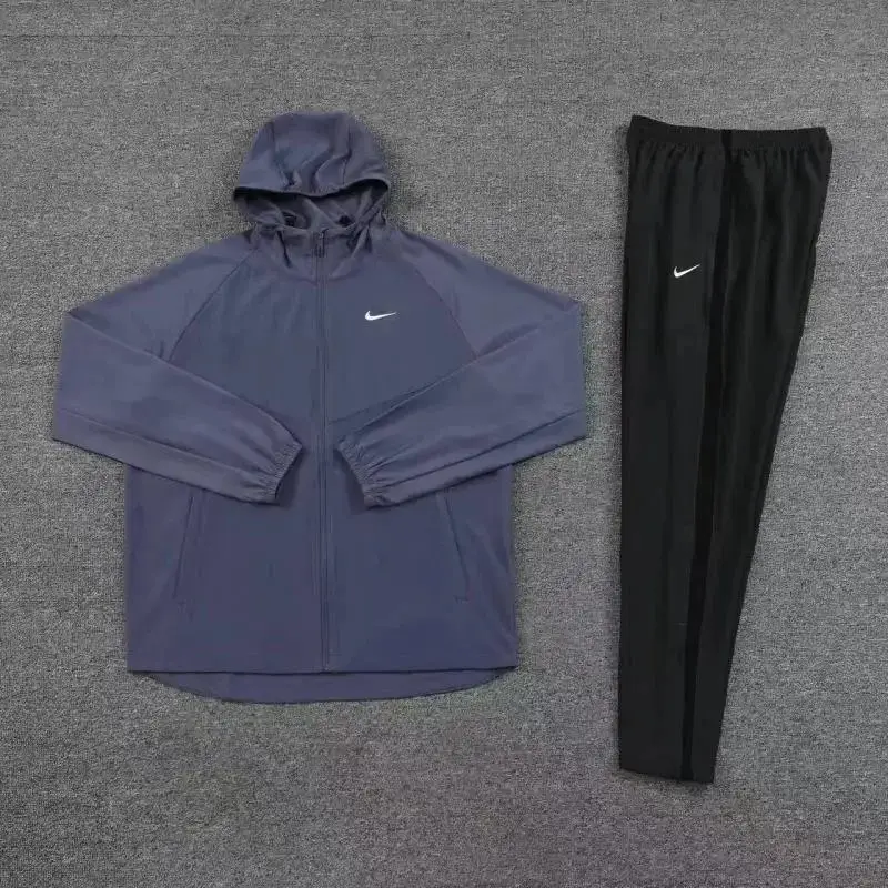 Nike Sportswear Tracksuit Set — photo 4 of 8