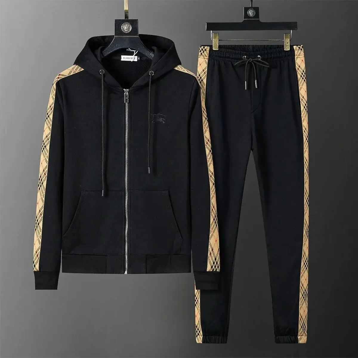 Gucci GG Supreme Hoodie and Jogger Pants Set — photo 3 of 6