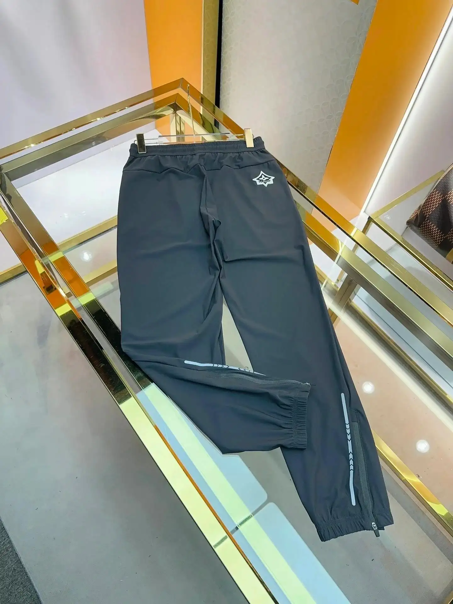 Louis Vuitton jeans — photo 4 of 6