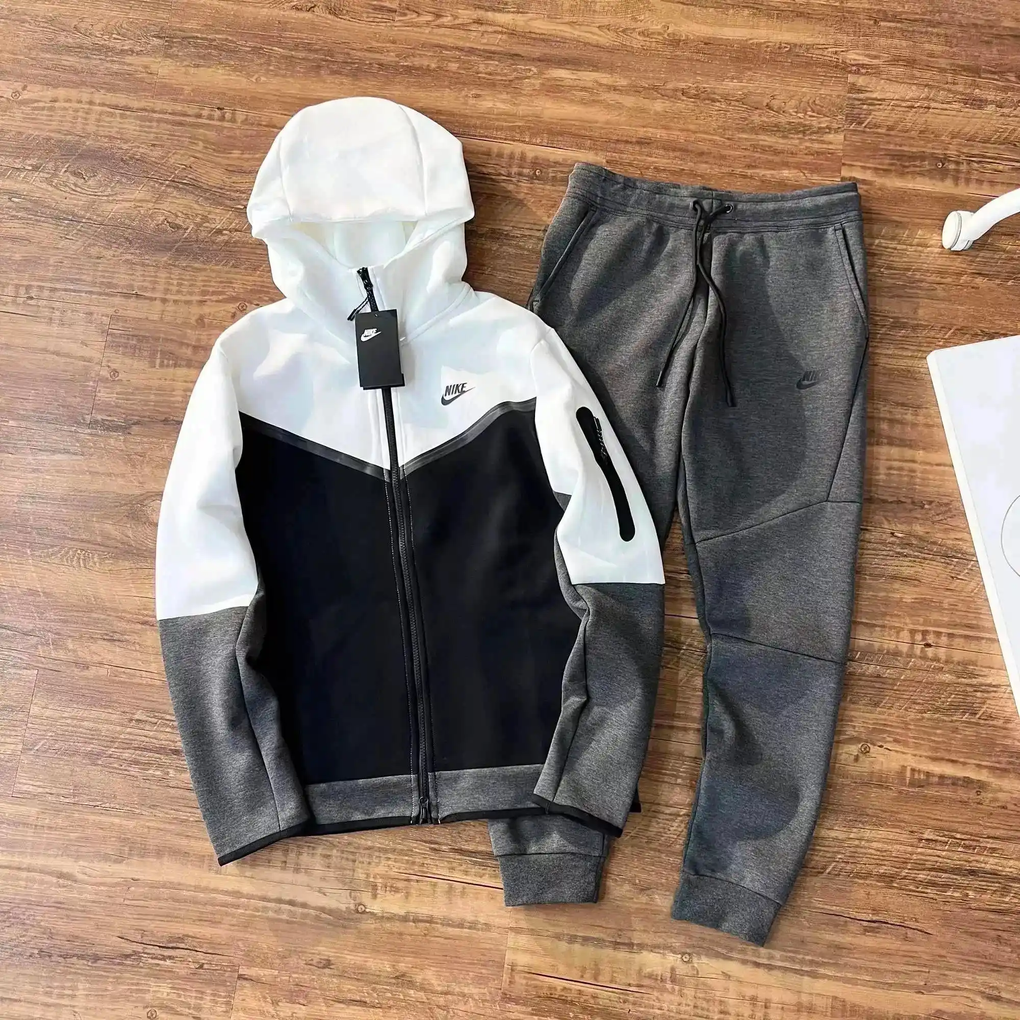 Nike B22 Hoodie and Pants Set — photo 2 of 10