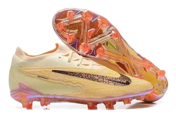 NIKE Football Boots — photo 9 of 12