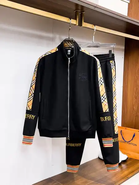Burberry Hoodie suit — photo 9 of 14