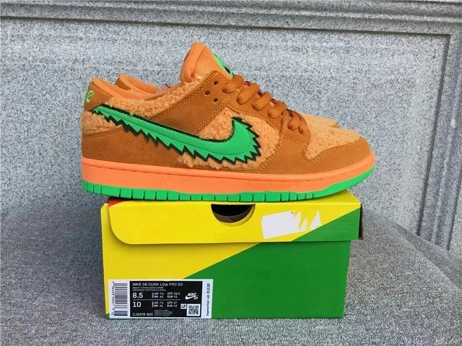 NIKE — photo 15 of 15