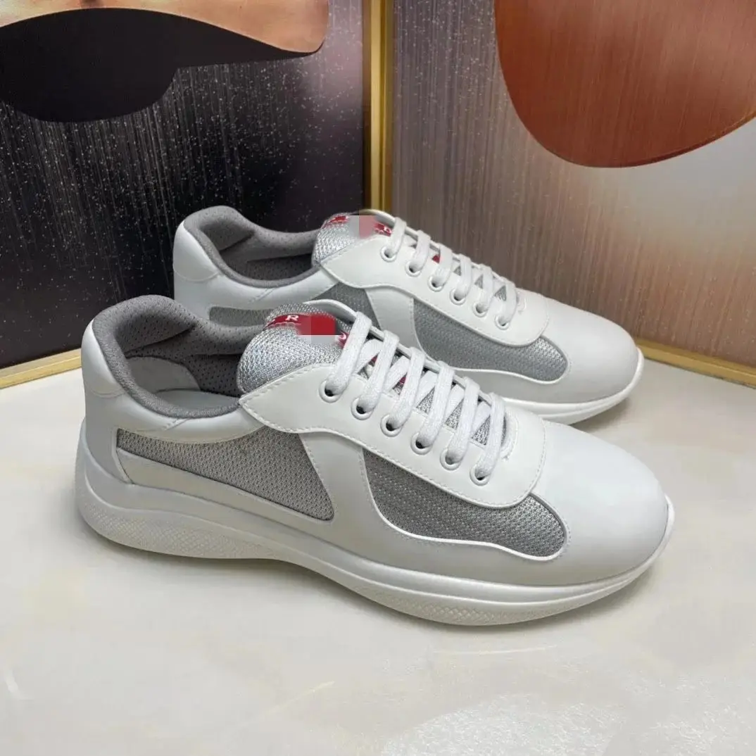 PRADA — photo 7 of 12
