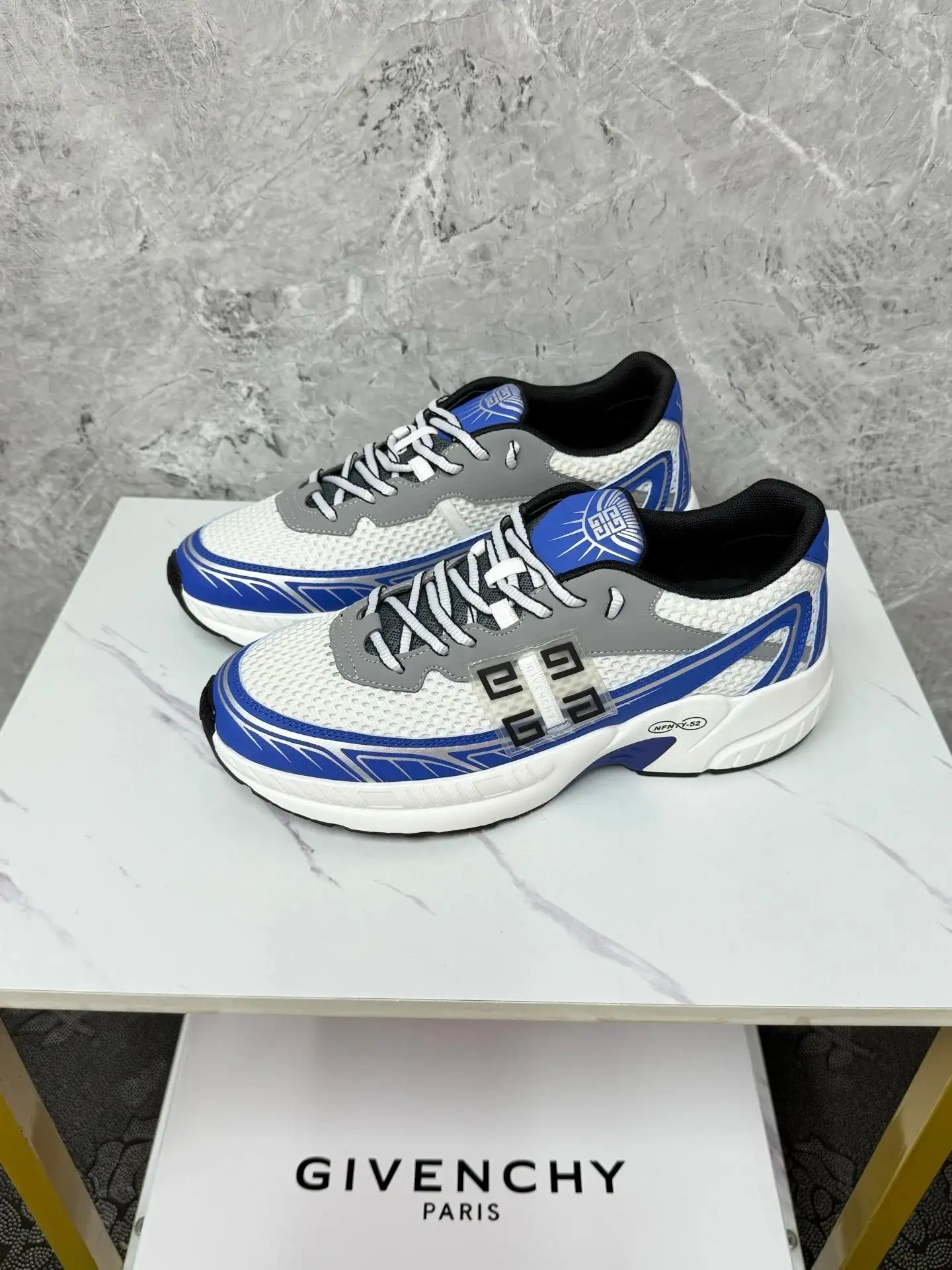 Givenchy Chunky Sneakers — photo 4 of 15