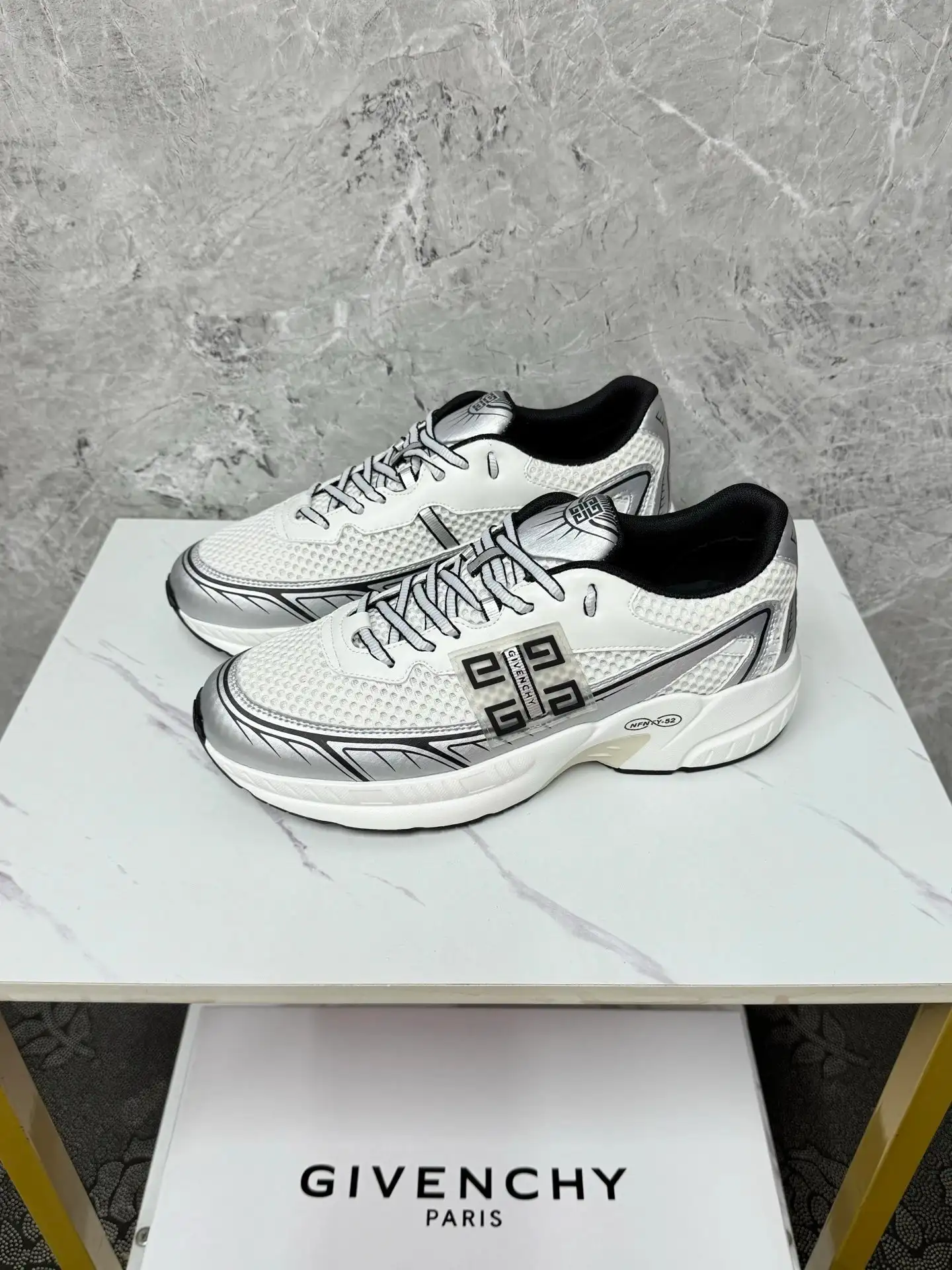Givenchy Chunky Sneakers — photo 6 of 15