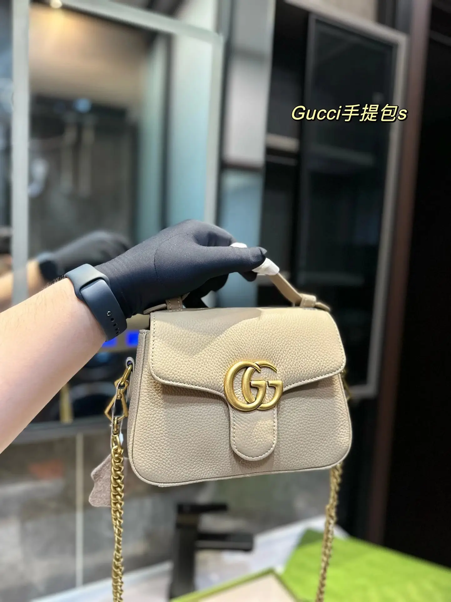 Gucci Handbags — photo 2 of 15