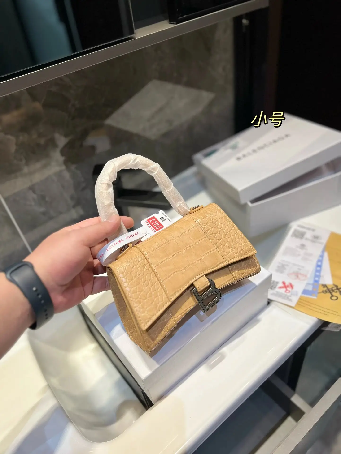 Balenciaga Handbags — photo 11 of 14