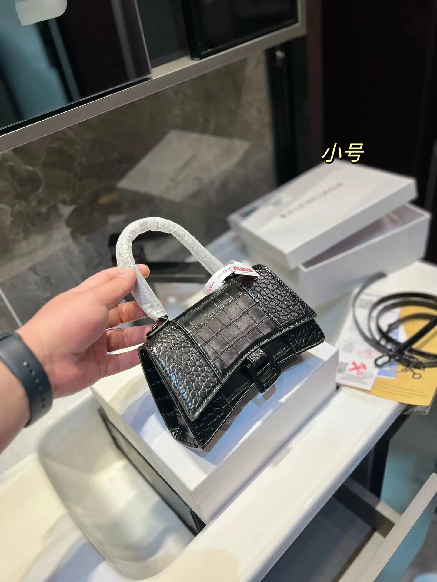 Balenciaga Handbags — photo 8 of 14