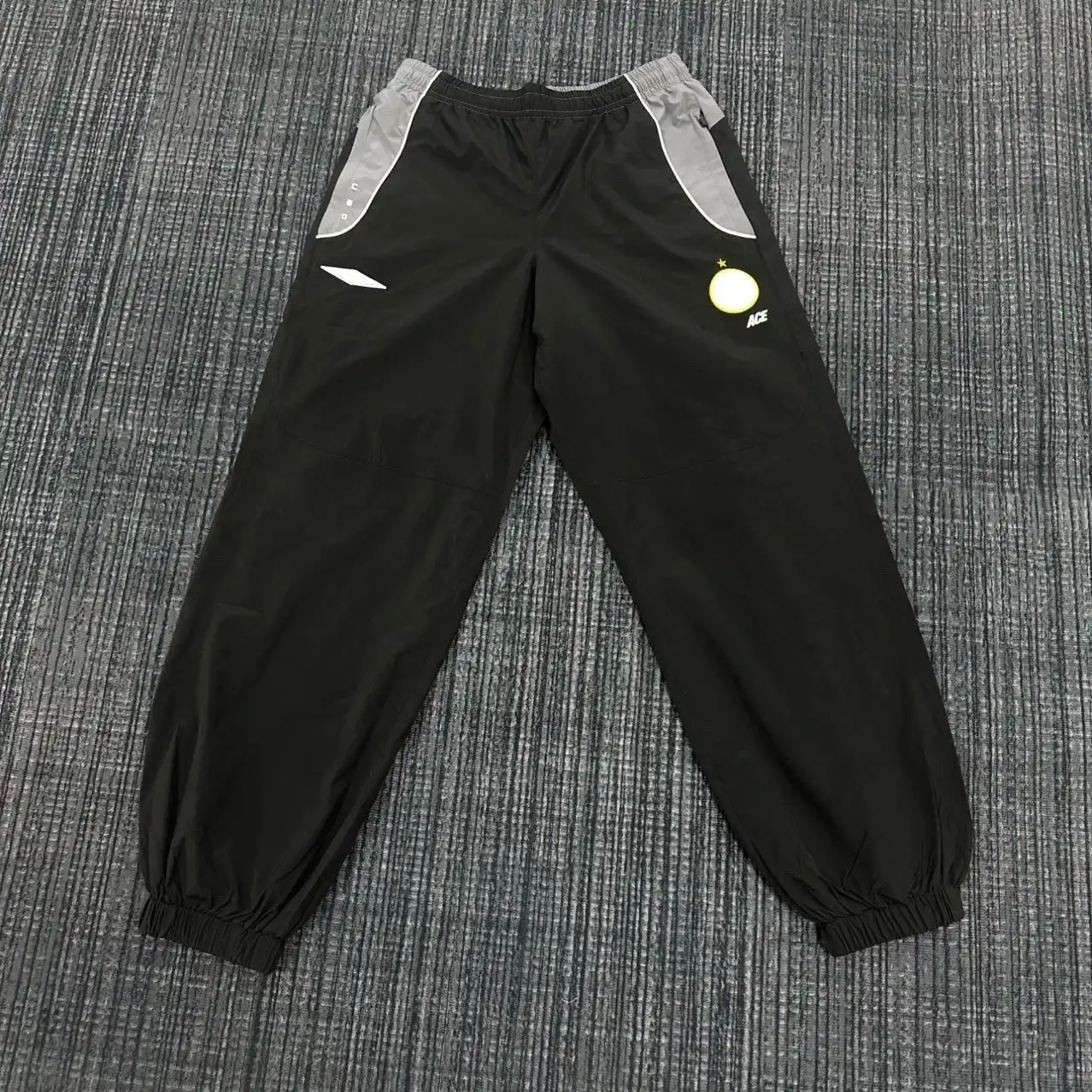 Design Sweatpants — photo 2 of 5