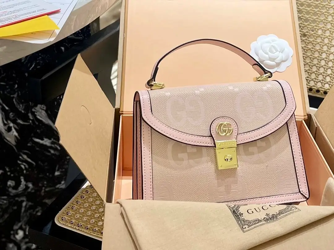 Gucci Handbags — photo 10 of 15